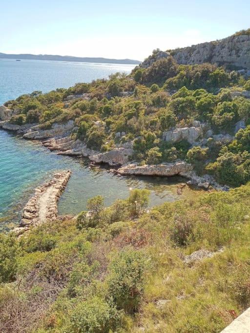 Alleinstehendes Haus Am Meer Robinson Tkon Bagian luar foto