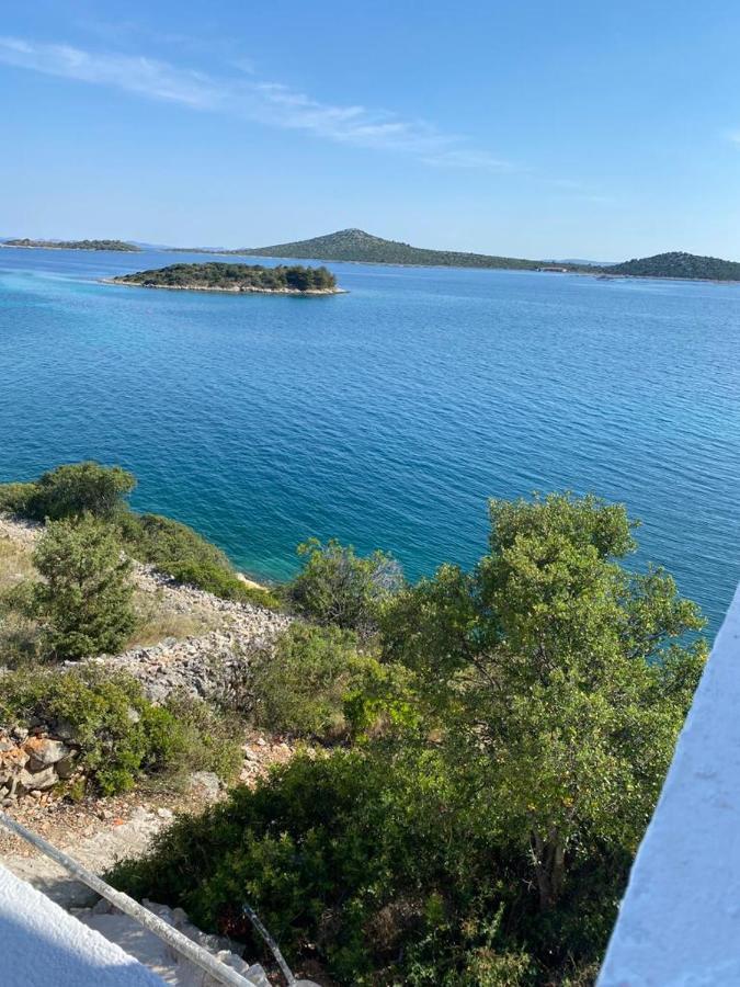 Alleinstehendes Haus Am Meer Robinson Tkon Bagian luar foto