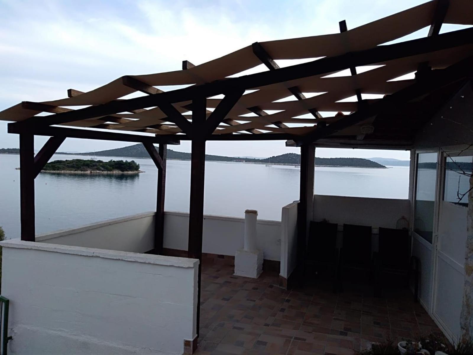 Alleinstehendes Haus Am Meer Robinson Tkon Bagian luar foto